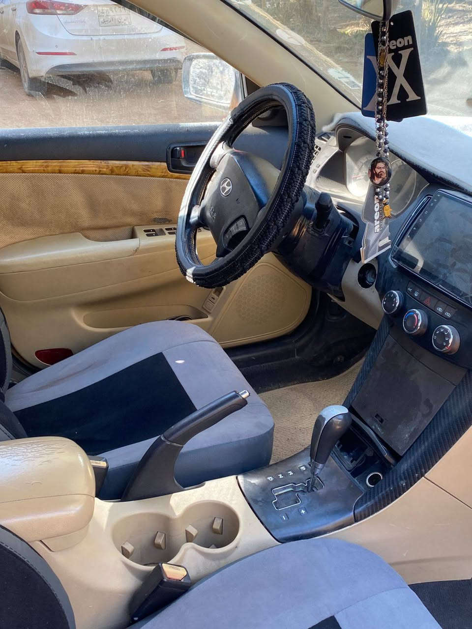 السلام عليكم سياره سوناتا موديل 2010 خليجي فول فتحه كشنات كهربائية مكينه دوش 2400 حداديه جديده بيها ثلاث قطع صبغ السعر 123 وبيها مجال قليل الرقم ***********
