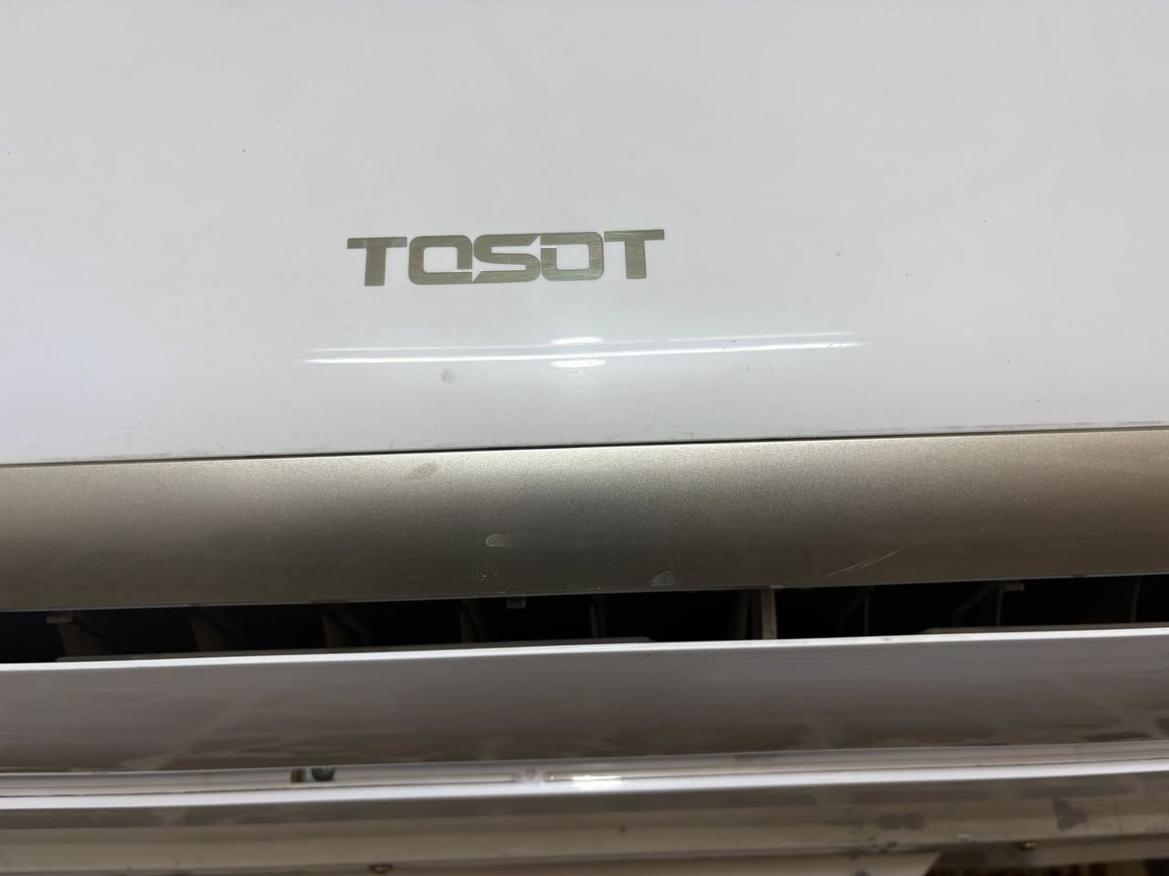 سلام عليكم
سبلت توسوت 2 طن حاربارد
غازه مقفل R-22 
بلادي ممصلح 
كامل بدون نقص
ظمان 20 يوم شرط على الشغل
السعر  ٤٢٥  الف
***********  بغداد حي الجامعه
