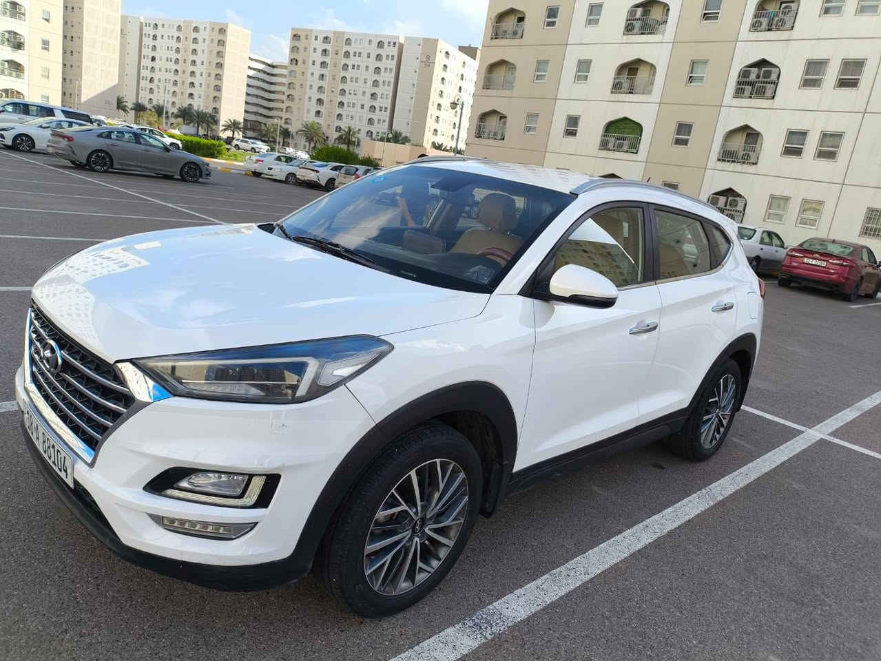 السلام عليكم توسان 2020 خليجي للبيع  السعر 172 $  
ماشية 38 الف مواصفات السياره فول  عدا بناراما تحكم ستيرن جهتين شاشه كبيرة كامرا خلفيه وحساس خلفي أشاير بلمري مري شفط داخل صاج كشنات جلد لونين+  كشنات كهربائي يدات نيكل ترحيب عند الاقتراب لد امامي تبريد قطعتين مكينه 2000 دوش بصمه تشغيل + ابواب ويل كب سياره بيه ربع بنيد بدون بدنة   وصبغ بيبان ثنين موضح بلسونار مكينه وكير وحداديه تبريد وتخم تايرات تدفئه بحاله ممتازه جدا جدا رقم بابل سنوية بعدها مساقطة  باسمي تحويل مباشر مكان سياره بغداد مجمع بسماية *********** و بي واتساب ادزلك سونار جديد
