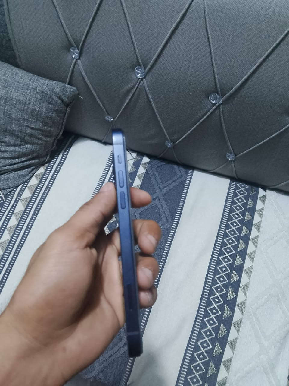 سلام عليكم آيفون ١٢ ذاكرته ٦٤ بطاريته٩٢ للبيع ب٢٥٠ المكان بغداد البياع***********
