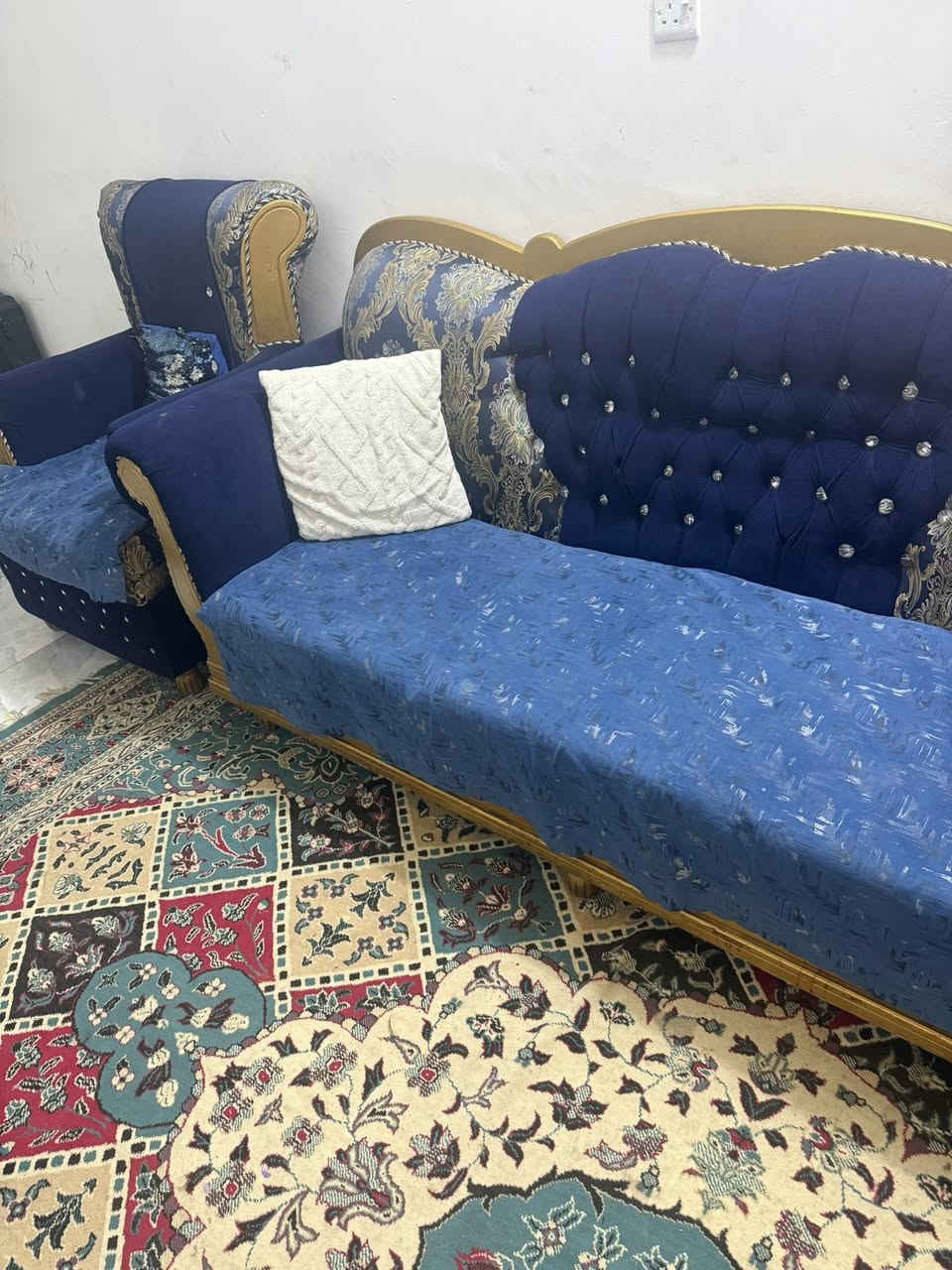 سلام عليكم غراض للبيع تخم نيلي ٩ مقاعد والجوزي وحده وسط وثنين كراسي اسعارهم خاص


**إذا كنت صاحب هذا الإعلان وتريد حذفه لأي سبب، رجاءا أرسل رسالة إلى الدعم الفني**