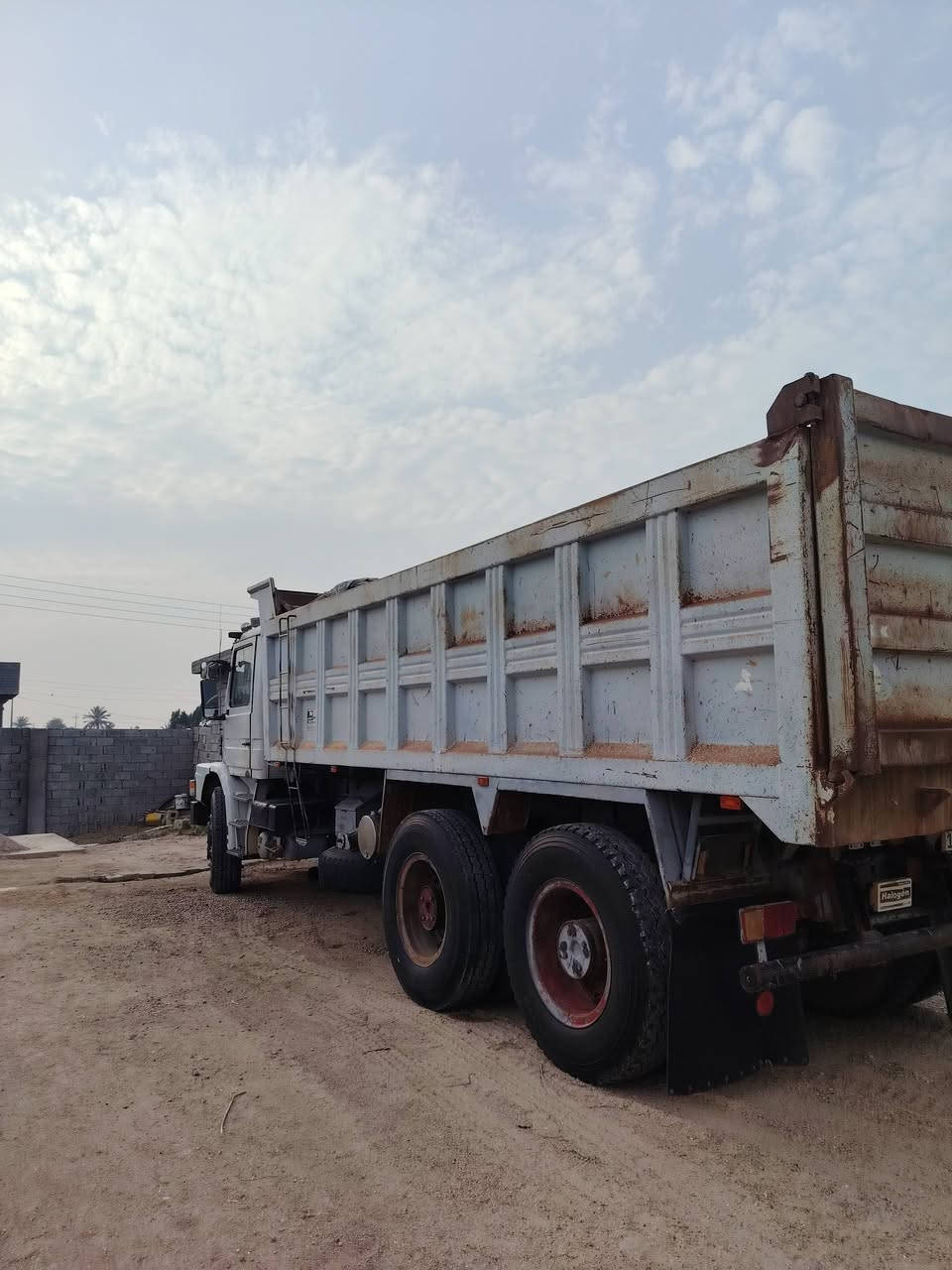 سكانية للبيع المكان فلوجه رقم بغداد تفاصيل  عل رقم ***********
