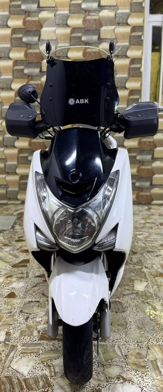 سلام عليكم ماجسته اس مديل 18 دراجه جديده بمعنه الكلمه ماشيه ٣٦ الف مكينه مكفوله ناعمه ما اتنسمع  شلعه معدل فول دراجه ابد ما بيهه نقص تايرات دبلات جدد اوراقهه موجوده دراجه جديده بمعنه الكلمه كهربايات كلهه شغاده سعر مليون او ٢٠٠ او بيهه مجال بغداد المشتل ***********
