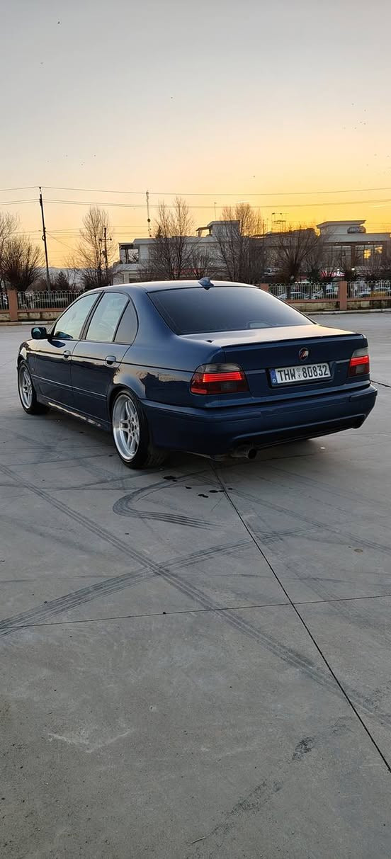 سڵاو
BMW
سەقەربۆ فرۆشتن مۆدێل 2002 مەنەفێست مەکینەی 528 گێڕ توماتیک S عادی  واتە 3 گێڕ ناوزەرد ناو فۆڕمیکا هه ردوو دەعامی mتایەو ویلی m بێدەعمو لێدراو ساڵان سای کۆنتڕۆڵو سپۆڕت موسوبڕاوە دەعموو لێدرو بەشەرت گێڕو مەکینەی بەشەرتی فیتەر تەبریت ساردوو گەرمی مزبوتە تەقەو ڕەقەی نییە بەدوای مەسروفا
 مەگەری  سەرفو دوکەڵو بوغاری بەشەرت  سعر 48  تۆزێمەجال گەڵا شوێن هه ڵەبجەی تازە ژمارەی موبایل *********** 
قیستو  قەرزم نییە دار بنديهكان, السليمانية
