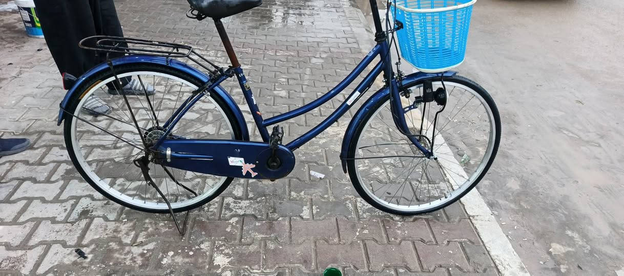 للبيع حجم 26 ياباني 
عنوان الزبيديه 
سعر 75بيه مجال 
***********
