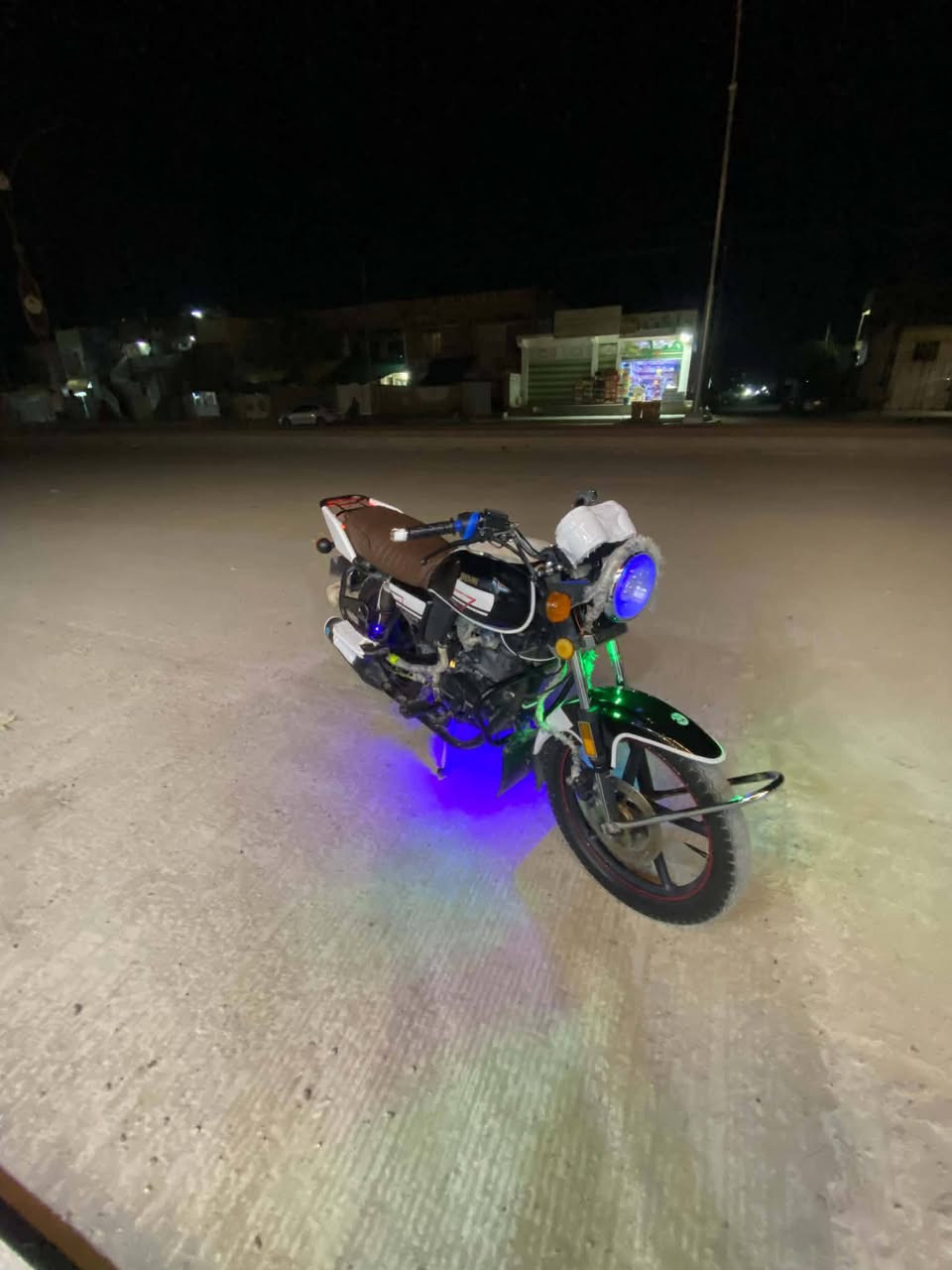 دراجة للبيع👻🏍️
النوع /دايوان 

الموديل/2021
اوراق سحب 🫵🏾💲

برغي ما مفتوحح الدراجه خير من الله 

السعر/900وبية مجال خير من الله 💲

المكان ديالى بعقوبة الرحمه مقابيل شارع ابو رسول🛜

الي يريده يراسلني أو يتصل ع رقم ***********📲

 الي مايشتري لا يتعبنهه.🙅🏾
