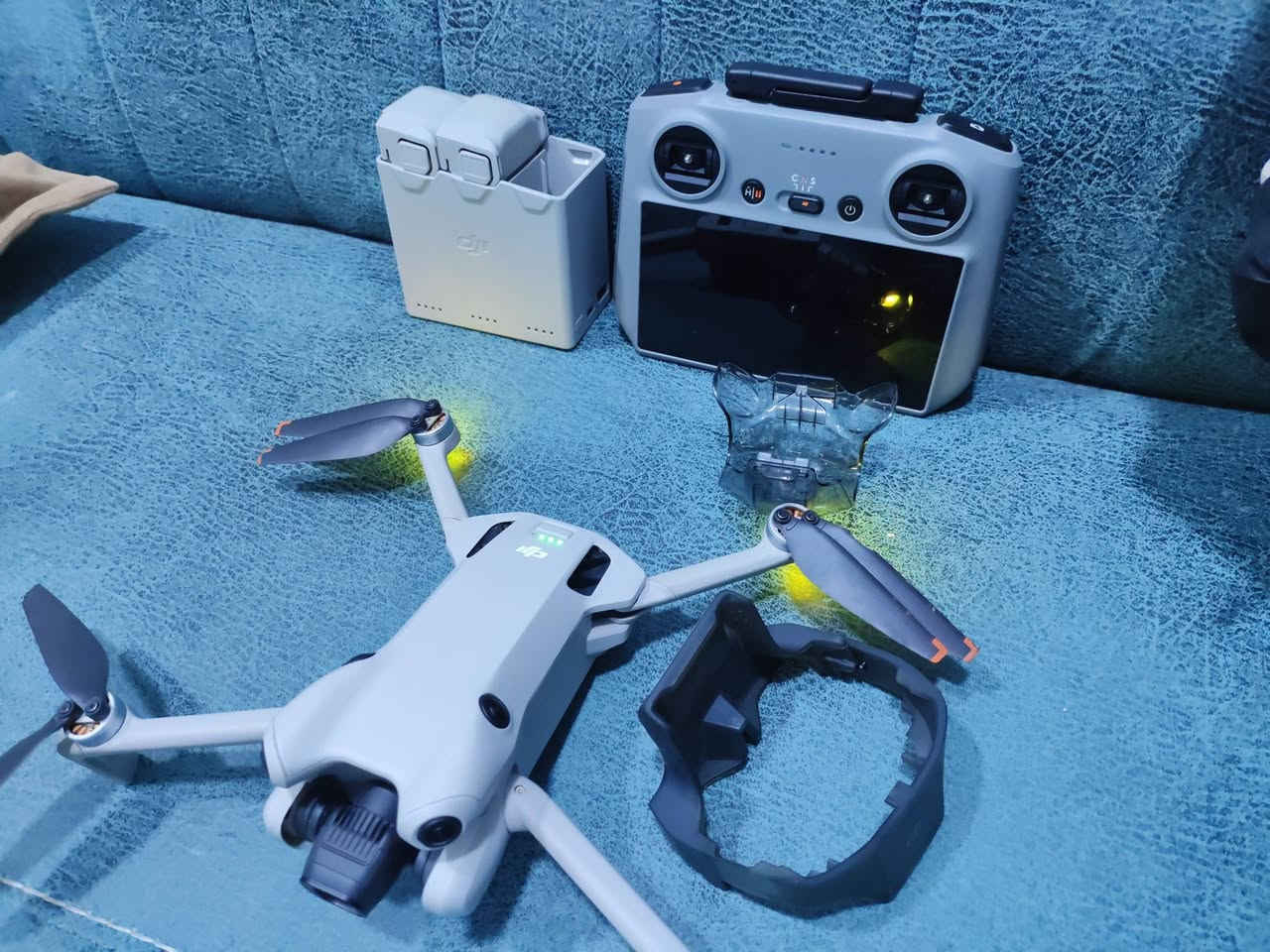 mini 4 pro للبيع اخو الجديد سعر مليون ٣٨٠ الف


**إذا كنت صاحب هذا الإعلان وتريد حذفه لأي سبب، رجاءا أرسل رسالة إلى الدعم الفني**