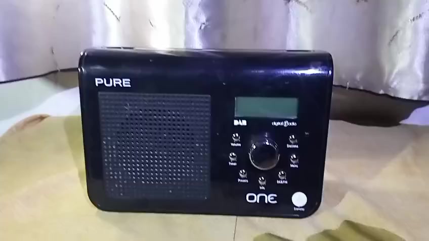 راديو ماركة بيور
رائع جداً شغال بطاريات
ومحولة تسعة فولت ويا 
رائع جداً
كل الشرح بالفيديو
للأتصال ***********
السعر 27 مع التوصيل
