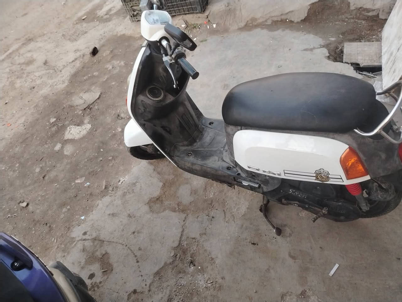 السلام عليكم ورحمة الله وبركاته ماكس بوليس كفاله عامه برغي مفتوح الدراجه كامله شلعه معدل السعر ٦٥٠ وبيه مجال المكان بغداد الجديده يم الملجه ***********
