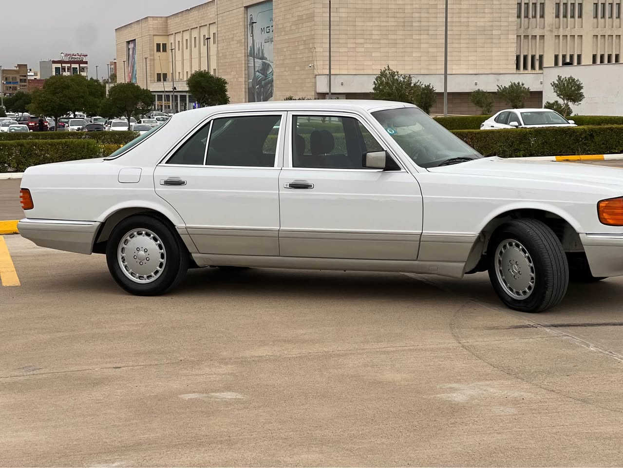 مارسدس جامبو رىاسي للبيع موديل 1990  باسمي محرك بلادي صبغ عام جمالي سلايت سياره خير من الله  مكانها اربيل ناونيشان هولير للاستفسار *********** 
 *********** أربيل, العراق
