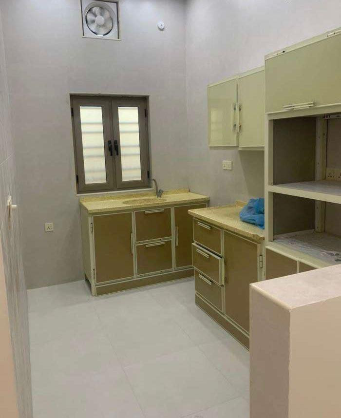 شقه ضمن بيت باب معزول موقع ممتاز
1تحتوي غرفه صاله مطبخ موثث مع انترنت
2بنّاء حديث ديلوكس اجار 650
#ملاحظه لعملائنا الكرام يتوفر لدينا بيوت
وشقق تجاريه وسكن عائلي
للاستفسار
***********-***********
