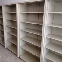 لوكر حديد رفوف ميز عارضه عدد 4 مختلف الاحجام  رفوف حديد وباب وسكراب حد...