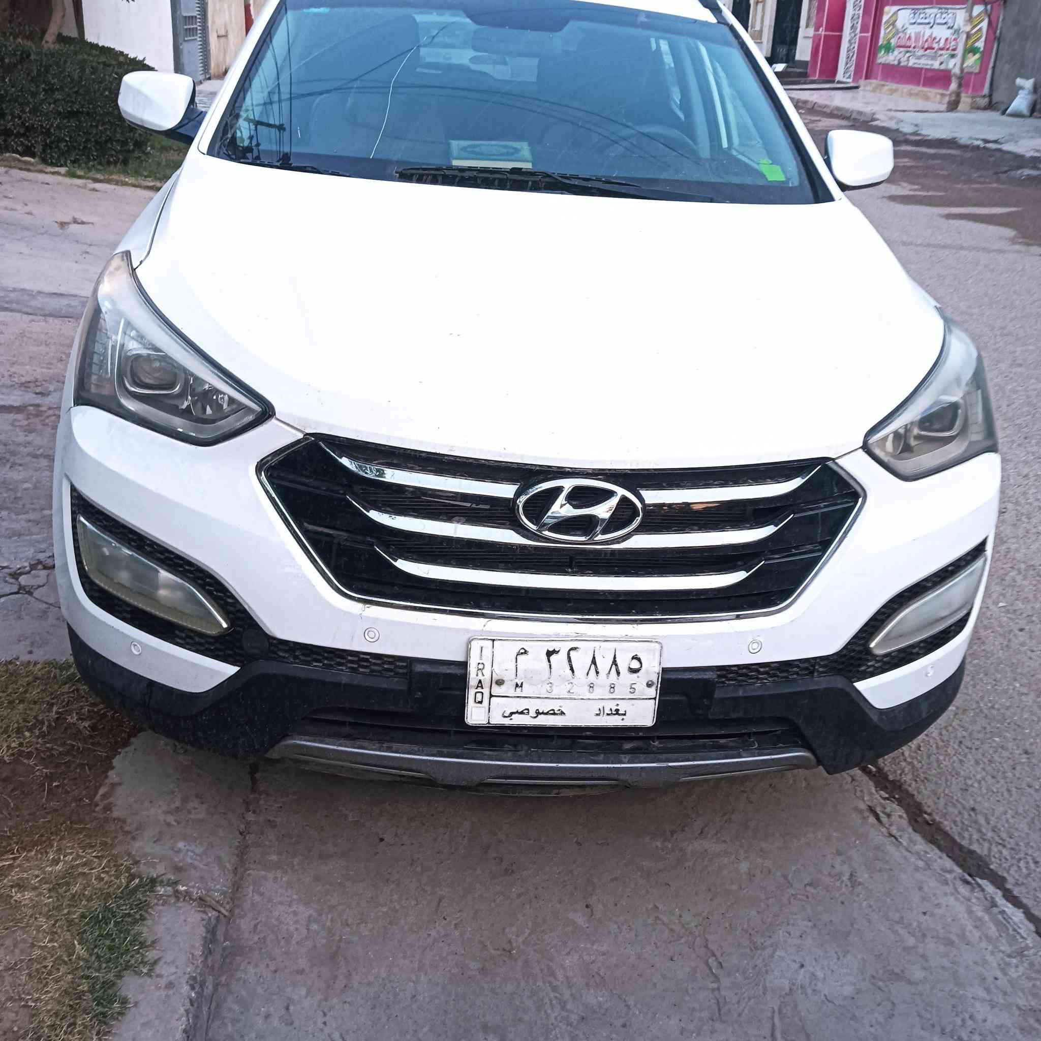 السلام عليكم ورحمة الله وبركاته من رخيصة الادمن المحترم سيارة سنتافيا 20116 وارد  امريكي محرك 2400 جي دي أي سبورت ضريتها صفحة السايق ما بيها اي نقص رقم بغداد  السعر 150 وبيها مجال الرابع بالشراء يتصل على الرقم ***********
