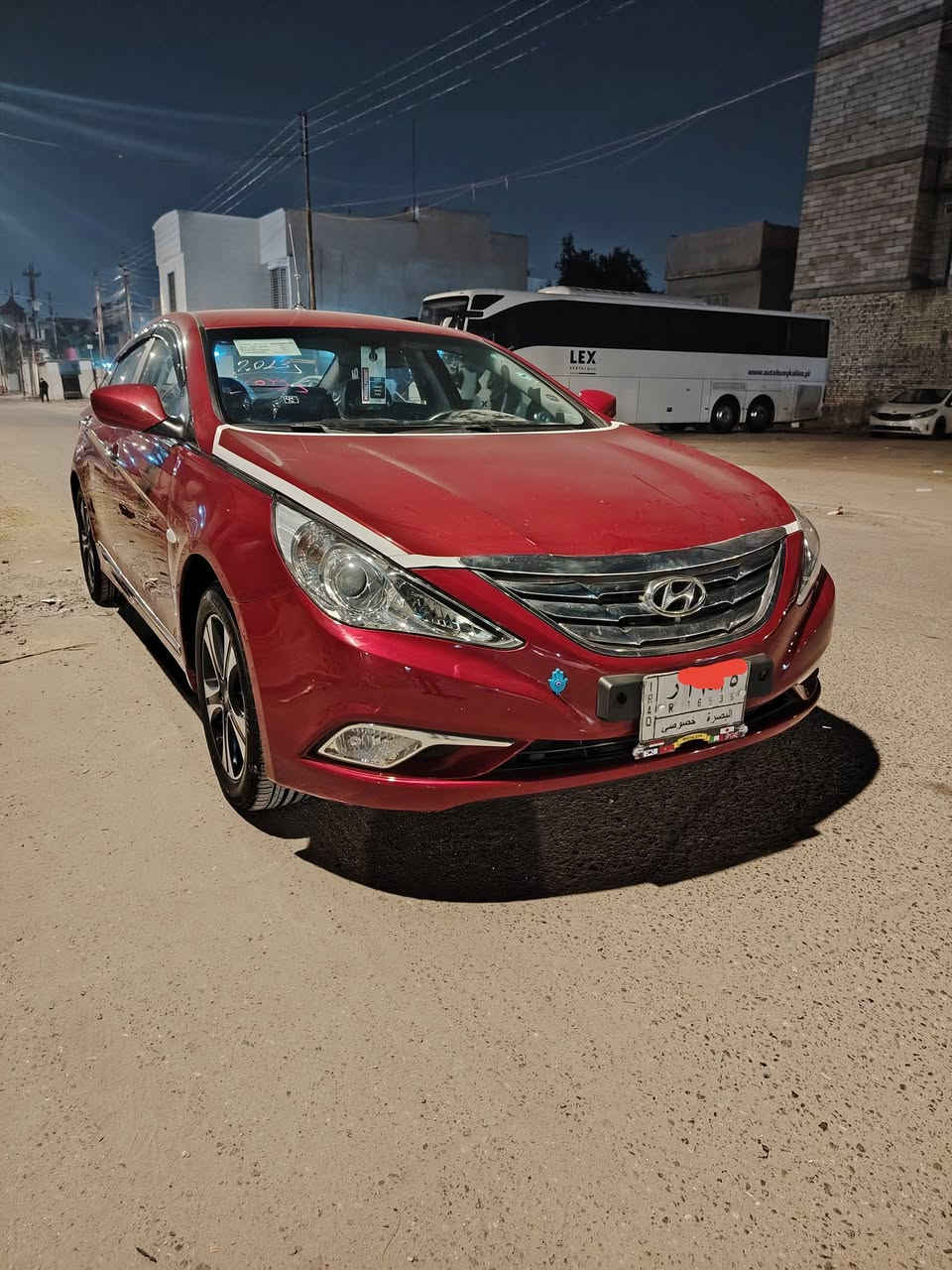 السلام عليكم سوناته سنه 2013 سياره وارد كوري مكفوله من الحادث ومن تبديل كوري معروف يجي بي صبغ بس باقي كفاله مكينه 2000 دوش كير تمام تبريد شغال حداديه جديده طخم تاير مشروع وطني سنويه ما منتهيه سياره اي نقص ما بيه وجاهزه الخير سعر 118 جوال *********** عنوان بصره 🌹
