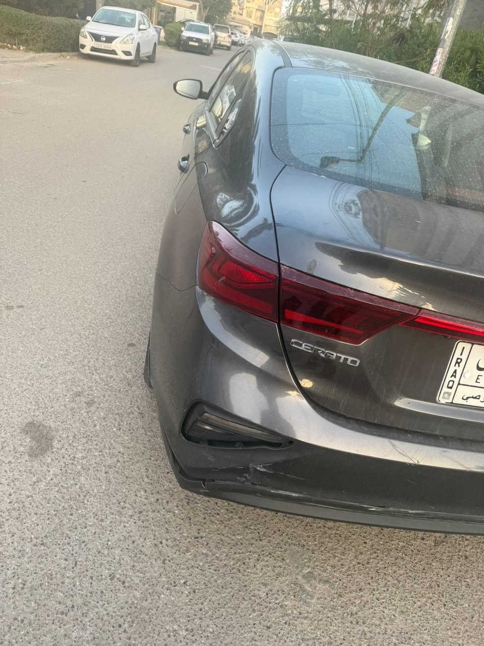 السلام عليكم للبيع كيا سيراتو خليجي مكفولة من الصبغ والتبديل والضربة فقط دعامية خلفية صبغ موديل 2019 ماشيه 90 كير مكينة كفالة باسمي السياره محرك 1600 العنوان زيونة السعر 130 ورقة ‭0773 649 3470‬
