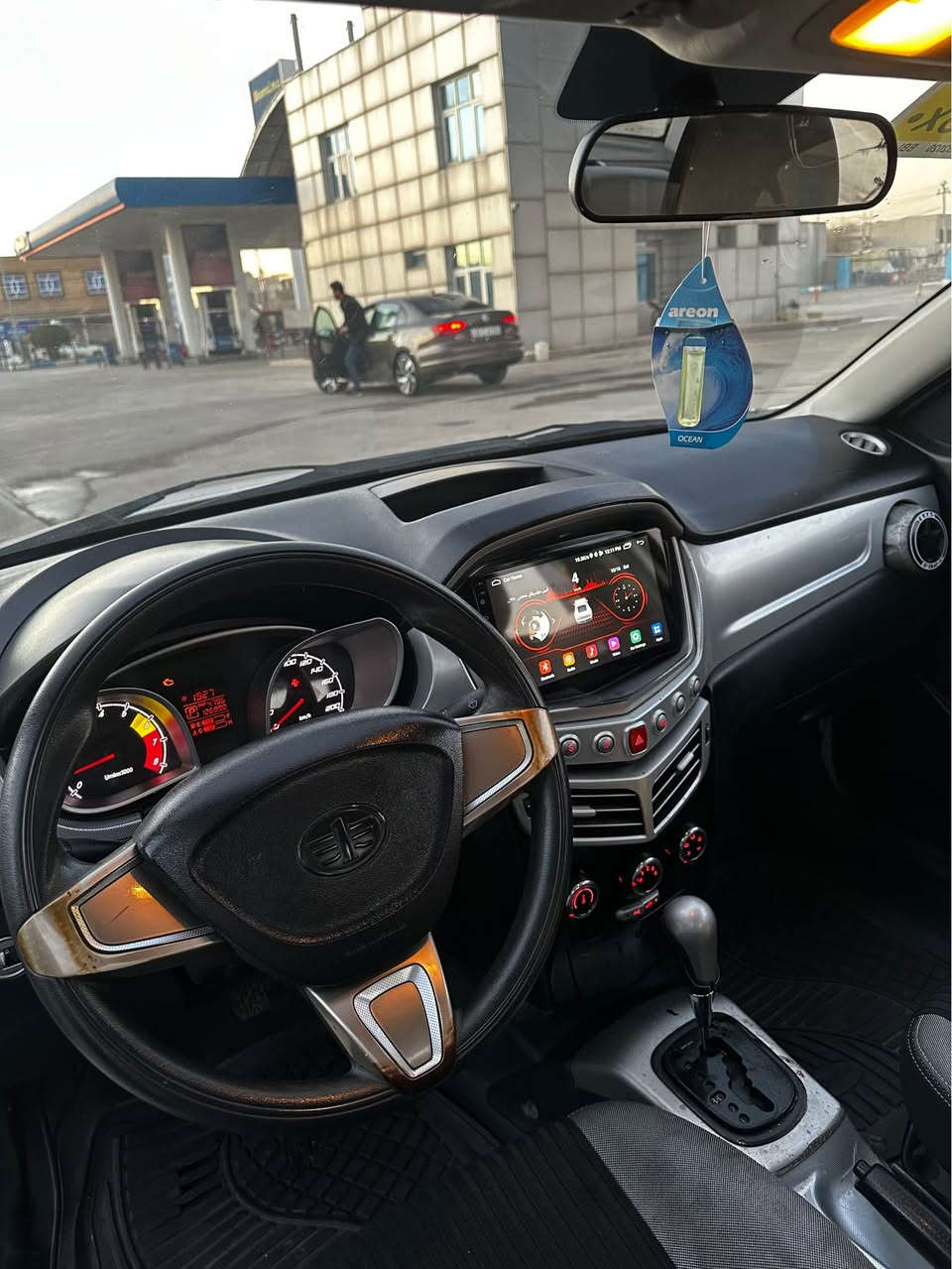 سعری ٥٣ وەرەقە 
ژ.م/ *********** / وەتسئەپی لەسەرە 

FAW 2013 
بێ بۆیاخە سەیارەکە زۆر جوان و خاوێنە 

گێر و مەکینە و تەبریدی بەشەرتە 

سەنەوی ٢٠٢٠ 
٤تایە و ویلی نوێیە 

(سەیارەکەلەسەر دەقی شەریکە ماوە)

سعری ٥٣ وەرەقە 
ژ.م/ *********** /لە هەولێرم أربيل, العراق
