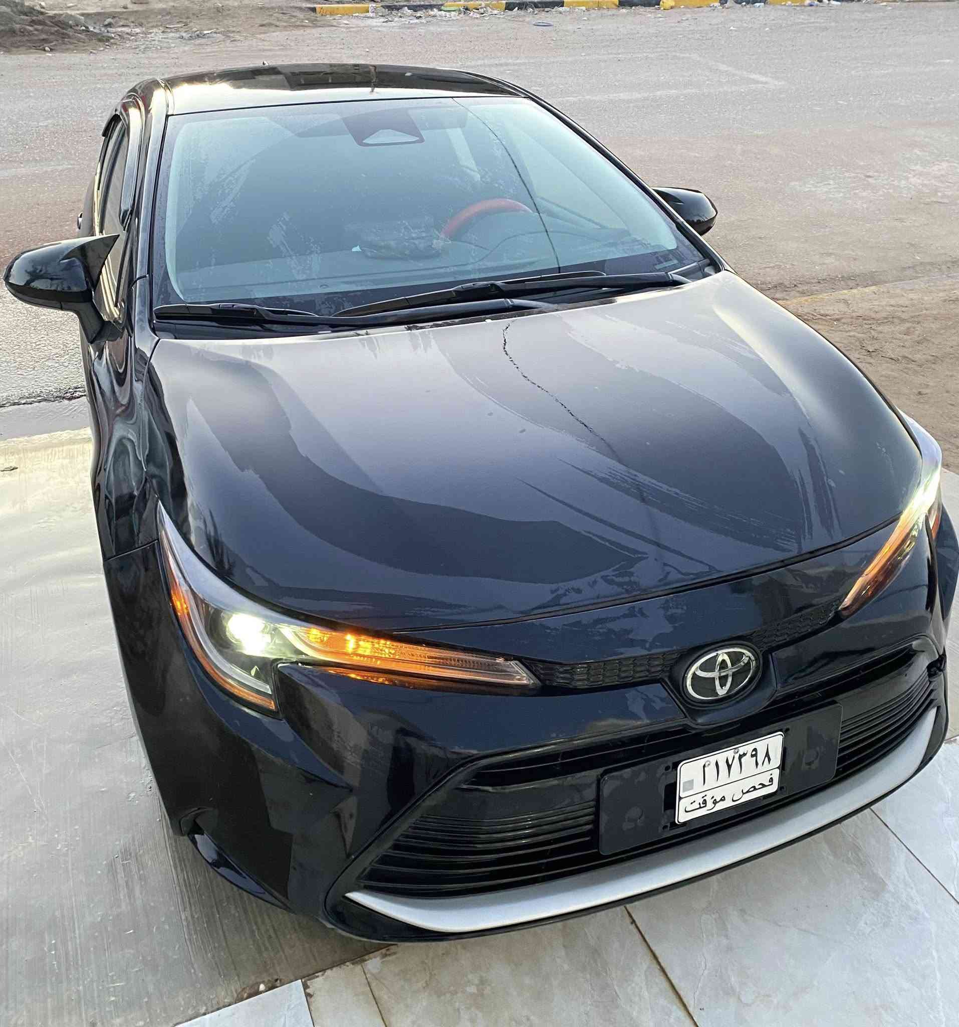 السلام عليكم
كورلا وارد امريكي موديل 24 لون اسود LE
محرك 2000  بانزين فقط بدون رقم 
بيها قطعتين بنيد وجاملغ 
ماشيه 18 الف 
شاشة -كامرة خلفية 
تحكم ستيرن -رادار امامي 
سايد بريك بصمه 
ويل كب 18 
وبعد بيها مواصفات 
السونار مرفقه مع الصور السياره كلش جديده 
السعر 140 بيهه مجال بسيط 
مكان السياره سامراء 
‭0773 603 4183‬
