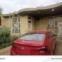 دار للبيع المساحة 200 متر الشارع 8 متر بناء طابوق للاستفسار اتصل على ٠...