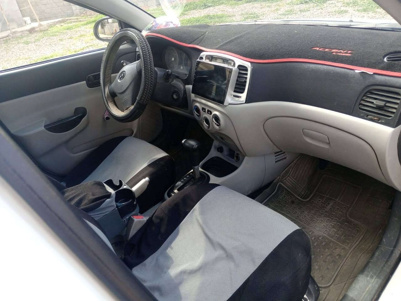 السلام عليكم اكسنت 2008 محرك 16 كير أوتوماتيك كير ومحرك وتبريد شرط بيهه مكانين صبغ ابيعك قطعتين شرط بدون داخل  السعر 88 وبيهه مجال حك جيه رقم ‏‪***********‬‏
