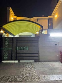 حي الأمين ١٦ • مشتمل طابق ونص • شارع ٢٠ تجاري