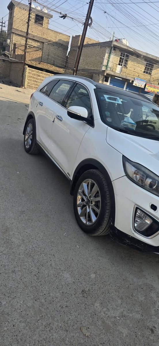 سلام عليكم
كيا سورنتو موديل 2015 شكل 2017
السياره كويتي فول مواصفات الاخير 
رقم انكليزي الجديد 
المواصفات
--------------
- محرك 6 سليندر..... 7 راكب
كير 8نمر
- بصمة تشغيل  + بصمة ابواب
- تبريد 3 قطع
شاشه كبيره
جنطه كهرباء
- اشارة مرأة جانبية + مري شفط
- نظام ترحيب
- حساسات امامية وخلفية
- كامرة خلفية دوارة
- كراسي امامية كهرباء 
-  الكراسي جلد
- ثلاث انظمة قيادة( comfortable) + (Eco) + ( sport)
- ويل كب كروم بلادي 19
تخم تاير 
سياره جديده مانقصها برغي 
باقي المواصفات معروفة
سونار مرفق مع الصور 
تحويل ثاني يوم 
للاتصال ***********
