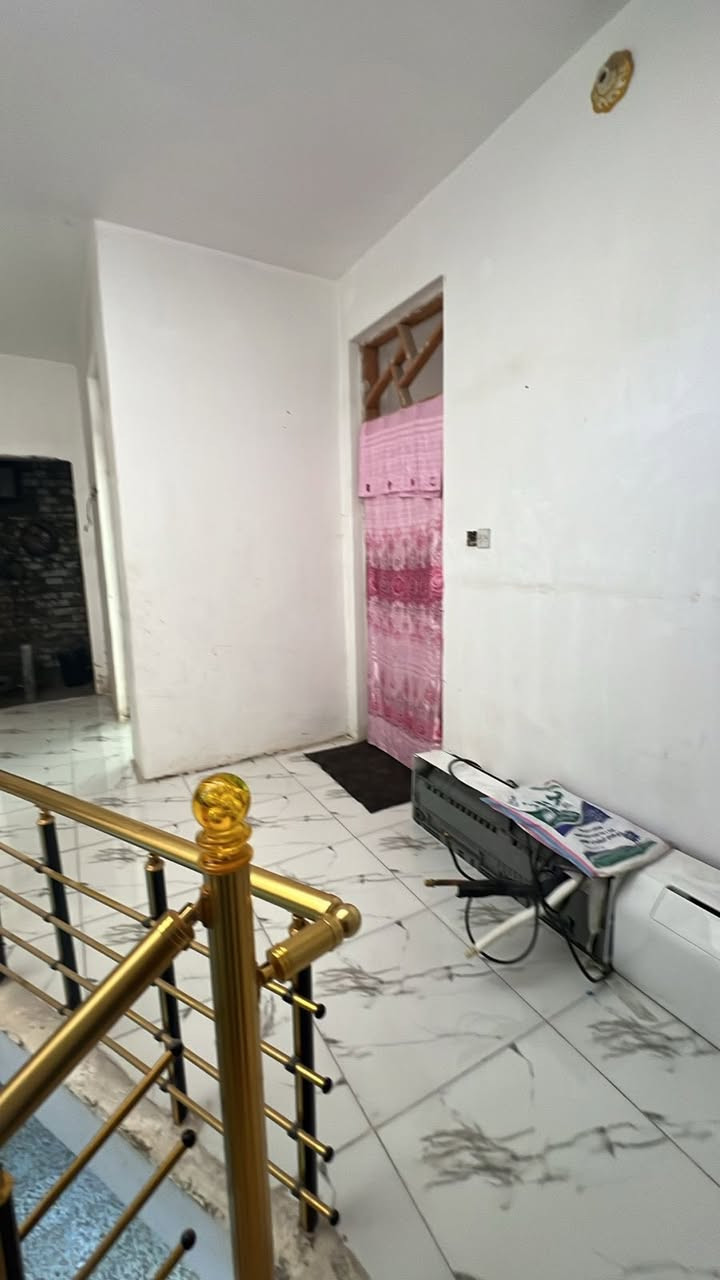 ملاحضه / العنده عقار 🏡#للبيــــــع ويريد يبيع  #دزونه كافت التفاصيل العقار مع ذكر السعر ورقم التلفون ☎️وان شاء الله باقرب وقت ينباع ان شاء الله 🤲❤️
————————————————————————

📍: يوفر #مكتب_الباسم_لعقار 
 دار لبيع في الزراعيه مساحه الدار ٢٥٠ متر 
ومقابيل الدار ساحه تشجير مساحه ٢٥٠ تابعه لدار …

📍: #محتويات الدار 
استقبال كبير و حولي ومطبخ كبير وغرف عدد ٢ طابق الاول 
وغرف عدد ٤ نوم في طابق الثاني وخدمات 
البيت يتكون من مدخلين 
————————————————————————-
سعر ٣٠٠ وبي مجال 

للأستفسار أكثر مراجعة مكتب 
#مكتب_الباسم_للمقاولات_العامه والاراضي الزاعي

عنوان المكتب📍 الشعب شارع صحه قرب جامع الحق 

بإدارة:/
محمد الدراجي: ***********
حسين دراجي : ***********
