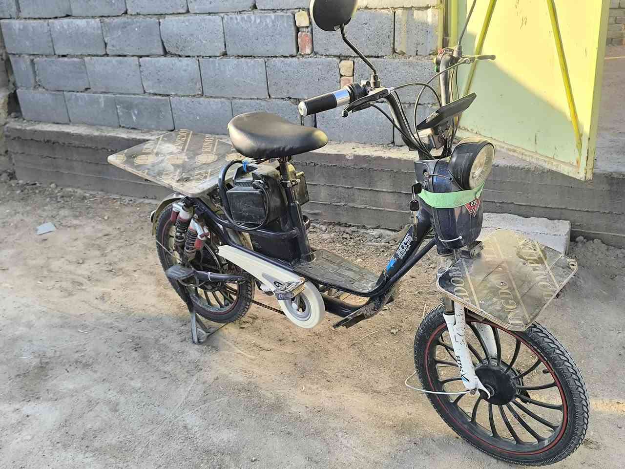 سلام عليكم  
بايسكل شحن للبيع 
البايسكل خير من الله 
بطاريات صارلهن 5اشهر 
كلشي بي شغال 
عقل مبدل  
سعر البايسكل 160 وبي مجال  حك الجيه
مكان كربلاء المقدسة قرب جامعه وارث الانبياء 
رقم *********** بي وتساب
