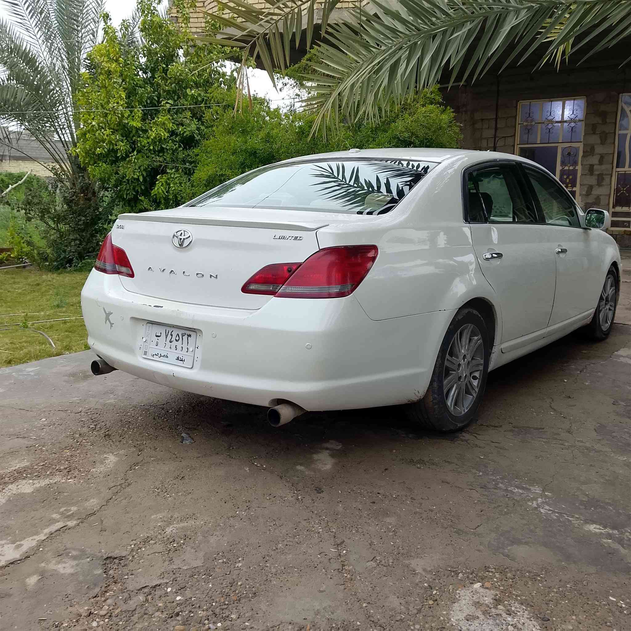 لسلام عليكم افلون للبيع موديل 2009رقم بغداد تحويل ثاني يوم صبغ عام بدون لاضربة ولاكصة كير محرك كفالة عامة تخم تاير ***********
