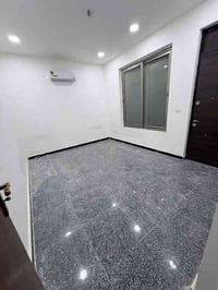 #للايجار في السيديه  🏡 **بيت زيرو – ثلاث طوابق  – مدخلين**   🔸 نظيف جد...