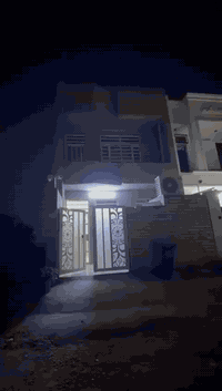 السلام عليكم بيت للبيع مساحه 100م طابق ونص طابو صرف على طابو المحموديه سند 25 شراي يتصل مكان بغداد الدوره ابودشير ***********
