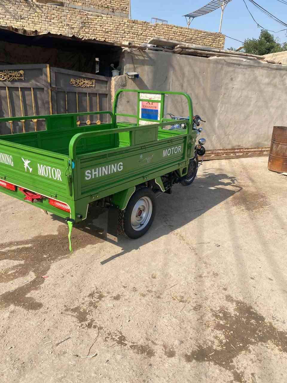 السلام عليكم ستوته للبيع موديل 23 محرك 25  بابل حي العسكري شارع 80 سعر 2800 رقم  ***********
