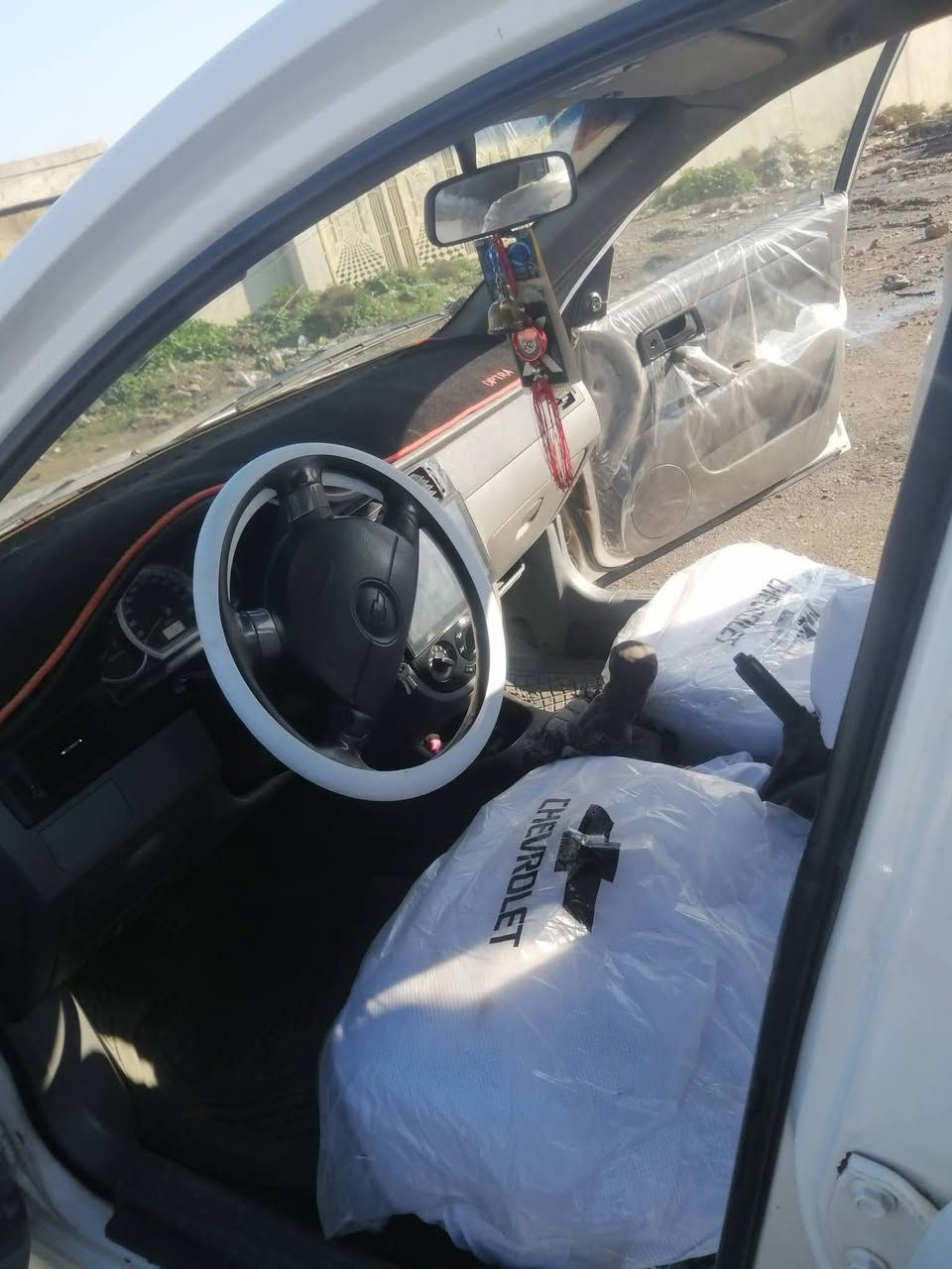 اوبتره 2004نضيفه كير عادي قفل  مركزي  شرعي موجود سعر 68وبيها مجال مكان اليمن الموصل حي التنك مكلف بنشر هذأ رغمو  ***********×××××××××***********
