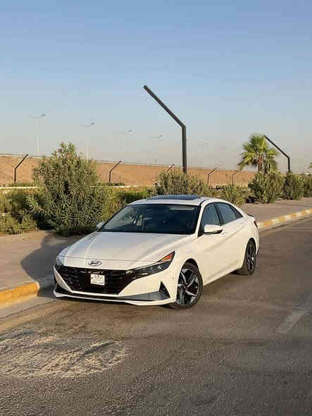 السلام عليكم 
النترا 2023 hybrid فئة limited اعلى مواصفات موجودة ب الالنترا 
وارد امريكي ضرر السيارة موضح بالصور بدون اير باك 
مواصفات السيارة 
1. شاشة عدادات
2. شاشة تعدم Apple car play و android auto 
3. لد متغير اكثر من 20 لون 
4. خزن مقاعد السائق وضعيات اثنين
5. نقطة عمياء 
6. رادار امامي خلفي متفاعل عند الخطر 
7. كامرة خلفية و حساسات خلفية 
8. تشغيل عن بعد
9. فتحة سقف 
10. شحن وايرليس
11. Auto hold 
12. هاند بريك دكمة 
13. تبريد و تدفئة مقاعد ممتاز جداً من افضل السيارات ب هذا الموضوع
14. مثبت سرعة متفاعل يعني يغير سرعة السيارة حسب سرعة السيارة الامامك
15. النظام المحافظة على المسار و ايضا من افضل السيارات ب هذا الموضوع رغم سعره البسيط

اخوان اي استفسار اني حاضر و بالخدمة اتصل و ادلل
*********** موجود واتساب ايضا

