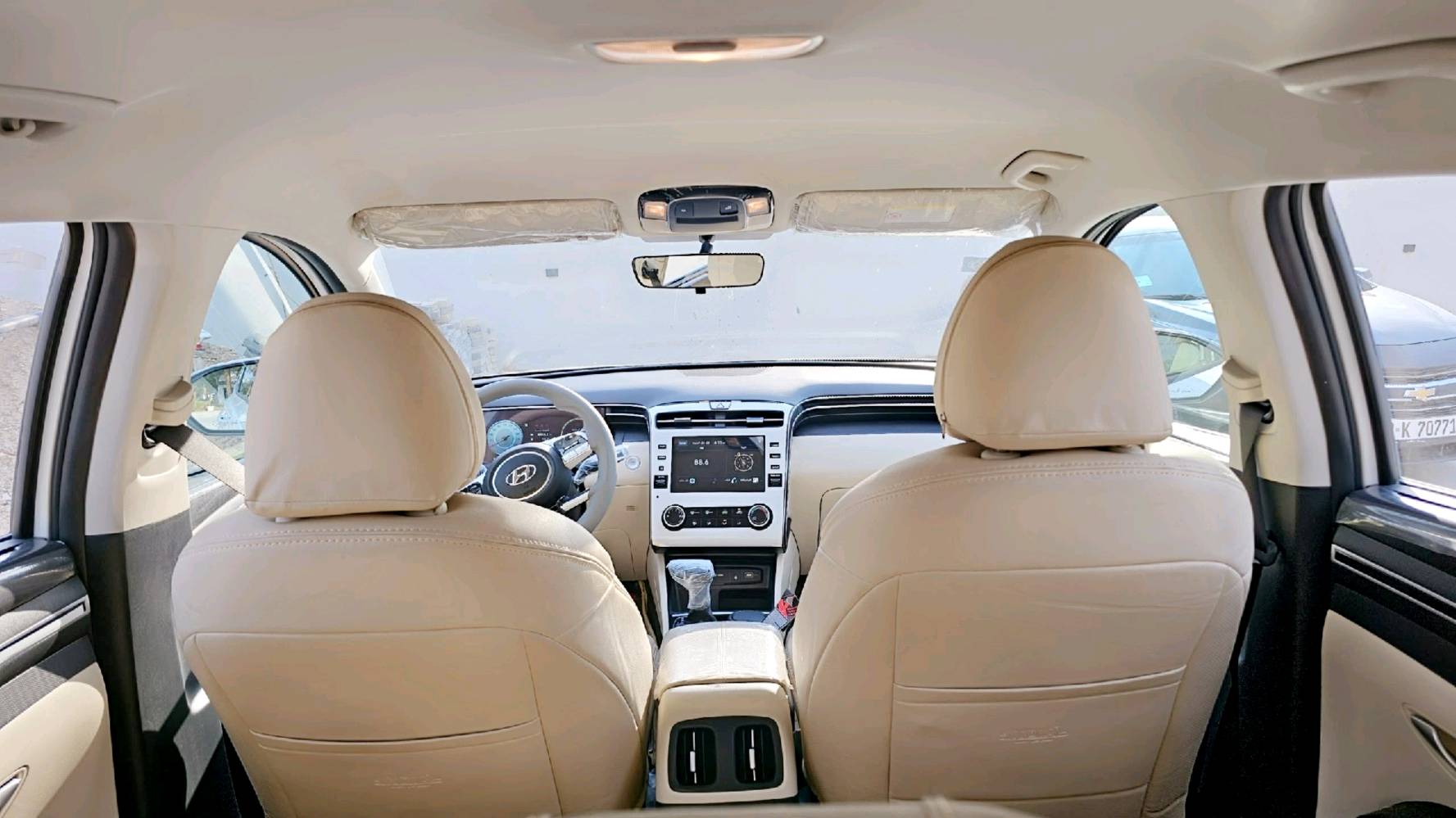 السلام عليكم توسان 2024 خليجي مكفوله من الضربه والصبغ والبارد 
خليجي 
رقم  بأسمي سنويه وارقام وهزه كله جديد 
ماشية 22  مكفولة من الصبغ والتبديل والبارد 
موصفات محرك 2000 
بصمة + تشغيل عن بعد
داخل ابيض + دشبول ايباد
كراسي الأمامية كهرباء 
حساس امامي + خلفي
هند بريك بصمة+ أوتو هولد
 شاشة كبيرة +كامرة خلفية دوارة
شاحـن وايرلـس + بردات خلفية
قطعتين تبريد+ ثلاث انظمة قيادة
تحكم ستيرن جهتين + شفتات
اشاير بل مري والمري كهرباء
+ شاشة اعطال
انارة الأمامية LED + انارة خلفية LED
السعر ٢١٥
