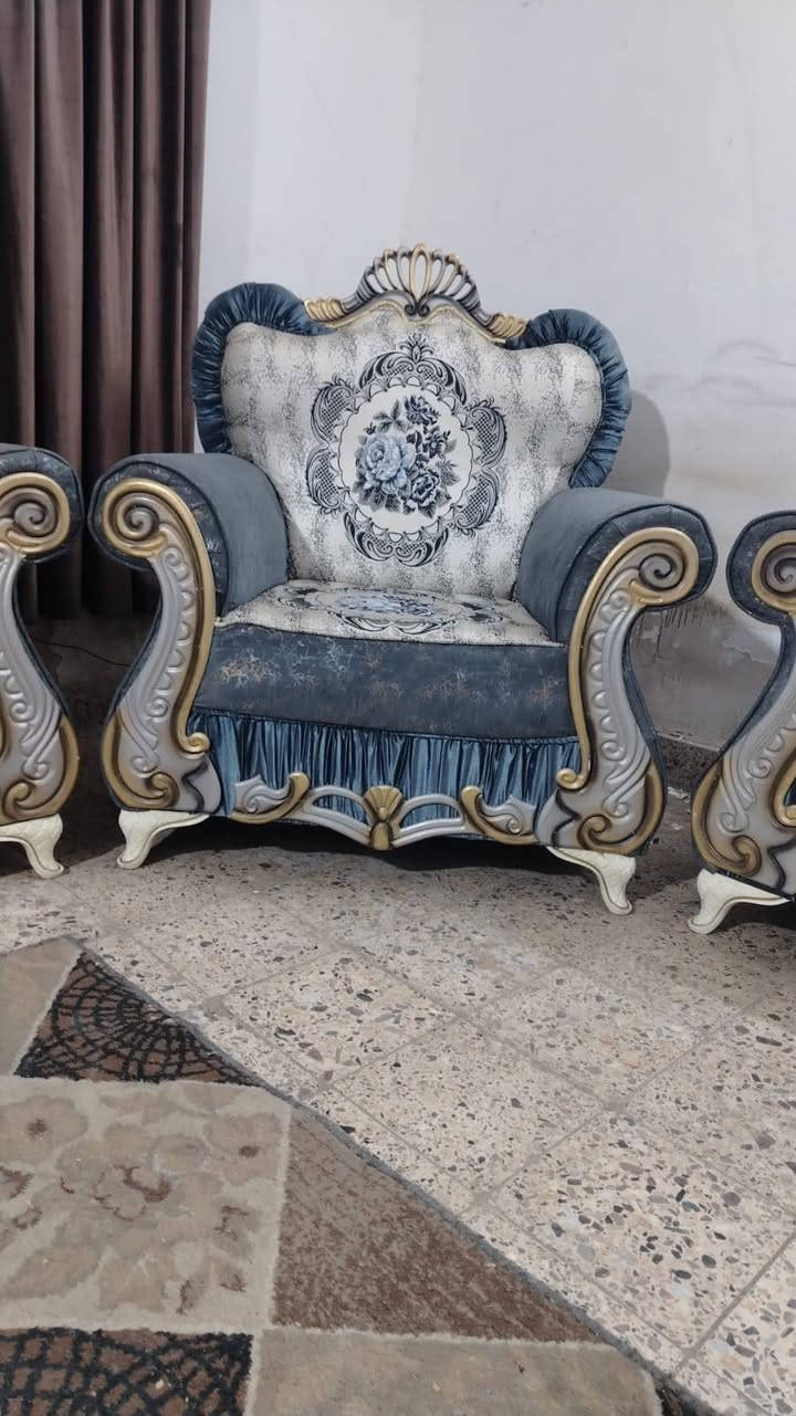 تخم 10مقاعد 💺اخو الجديد تزكام بلوك اسود تفحص وتاخذ اي ضرر مابي سعرة 400وبي مجال ***********واتساب
