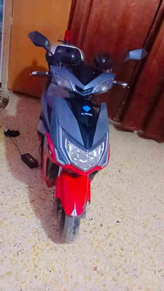 دراجه سكنس لبيع  موديل 2024 6 بطاريات علـّۓ  الفحص يقرن 10 10 ونص كهربايات كلها شغاله ترهم بيع او مراوس تواصل علئ الرقم وتساب *********** ول نتصال خظ ***********
