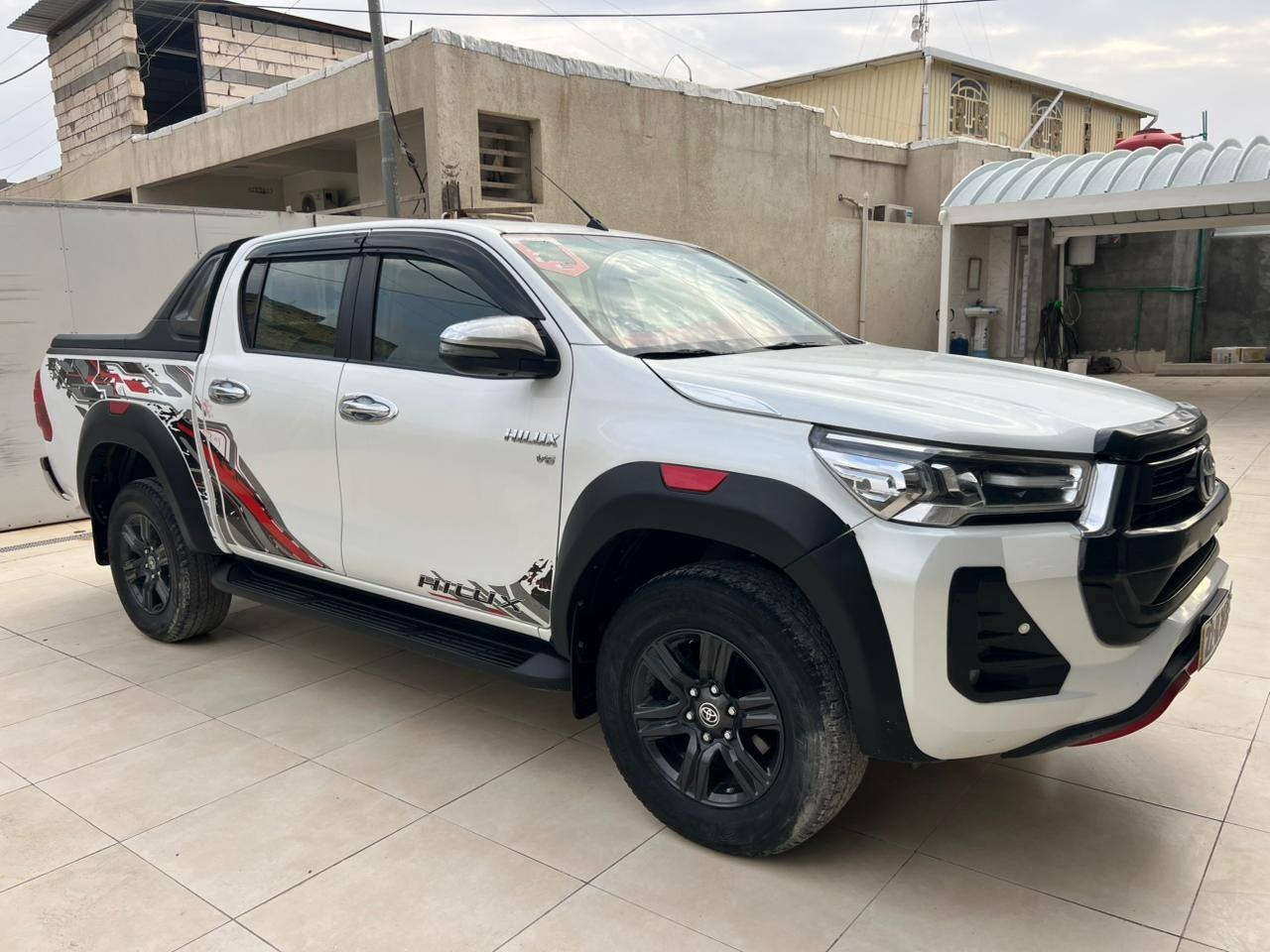 هايلوكس 2024 TRD
السيارة نظيفة وكالة SAS 
ماشية 50700 كم 
بيهة رصعة بباب السائق و رصعة بالباب الخلفي فقط
رقم شمالي
السعر 380 
***********
