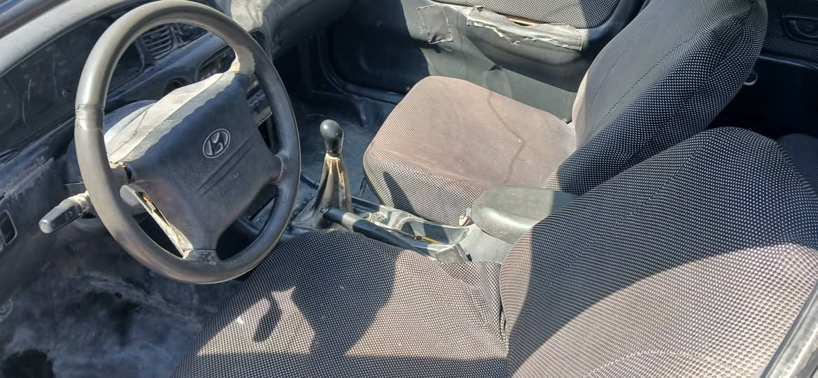 سوناتا موديل 2001 
كير مكينه مكفولات كهربائيات كلها شغاله تبريد عوزه كمبريسر مالكها بنجف يمي سنويه ماساقطه سياره نضيفه فقط كشرتها شويه تعبانه معمرها غ ايدي مكاني النجف 25 وبيها مجال ،***********
