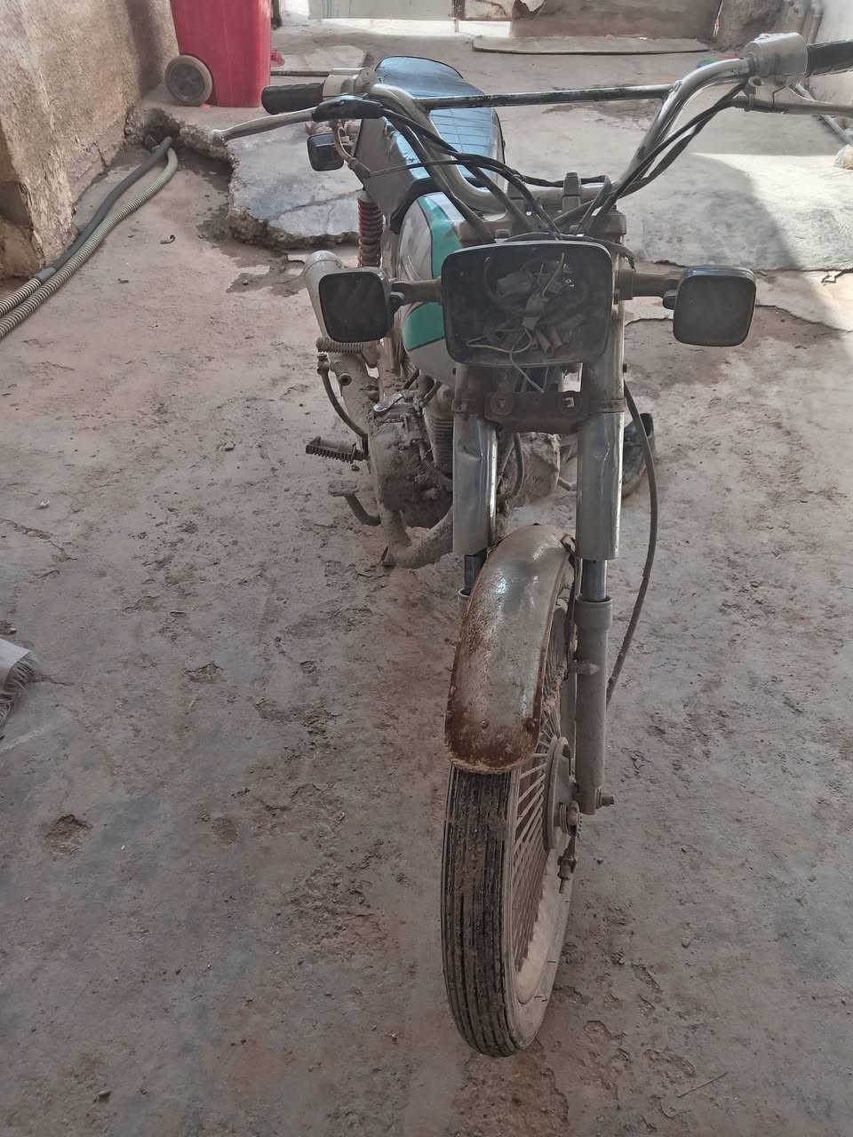 دراجه نامه للبيع موديل 2020بدون اوراق صارله 6سنوات عندي محرك نضيف يرادله ترتيب متروكه لاكن تشتغل نكره  الشراي يتصل السعر 280وبي مجال ***********
