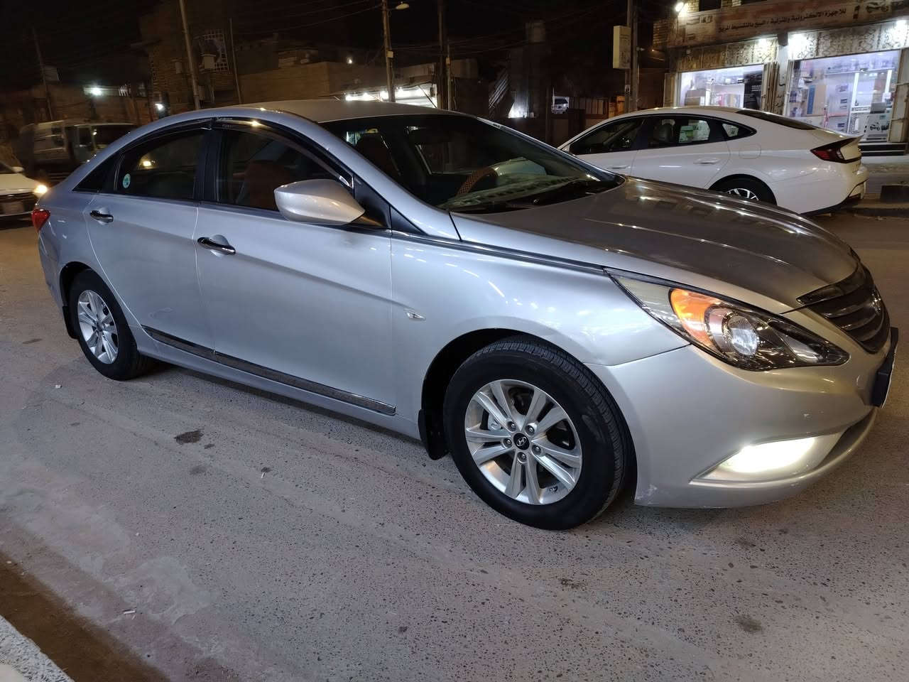 س ع سوناته موديل 2013بصره تحويل مشروع وطني وارد كوري مكينه 2000سي في ال اخت الدوووش مكفوله من الضربه والتبديل اما الصبغ ماينكفل لئن وارد كوري جاهزه حداديه تبريد تخم تاير مكينه كير كهربائيات كله شغال استخدام شخصي السعر 115العنوان بصره حي الحسين رقمي***********
