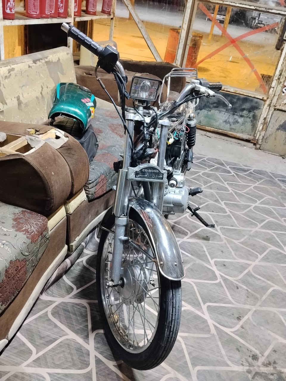 السلام عليكم للبيع دراجه ايراني فول واحد علا واحد دراجه كامله كرهبائيات لايت بك الايت نشرات مرتبه
بيه خيط بخار المكان سفوان سعرها ب400 وبيها مجال

غليل ***********
