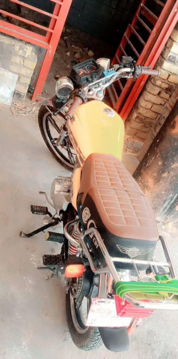 السلام عليكم دراجه للبيع سوفان موديل ٢٣ اوراق اصولي مكاني بابل والسعر ٥٠٠ وبيه مجال الطيبن واليرد يشتري هاذا رقمي (***********) ***********)
