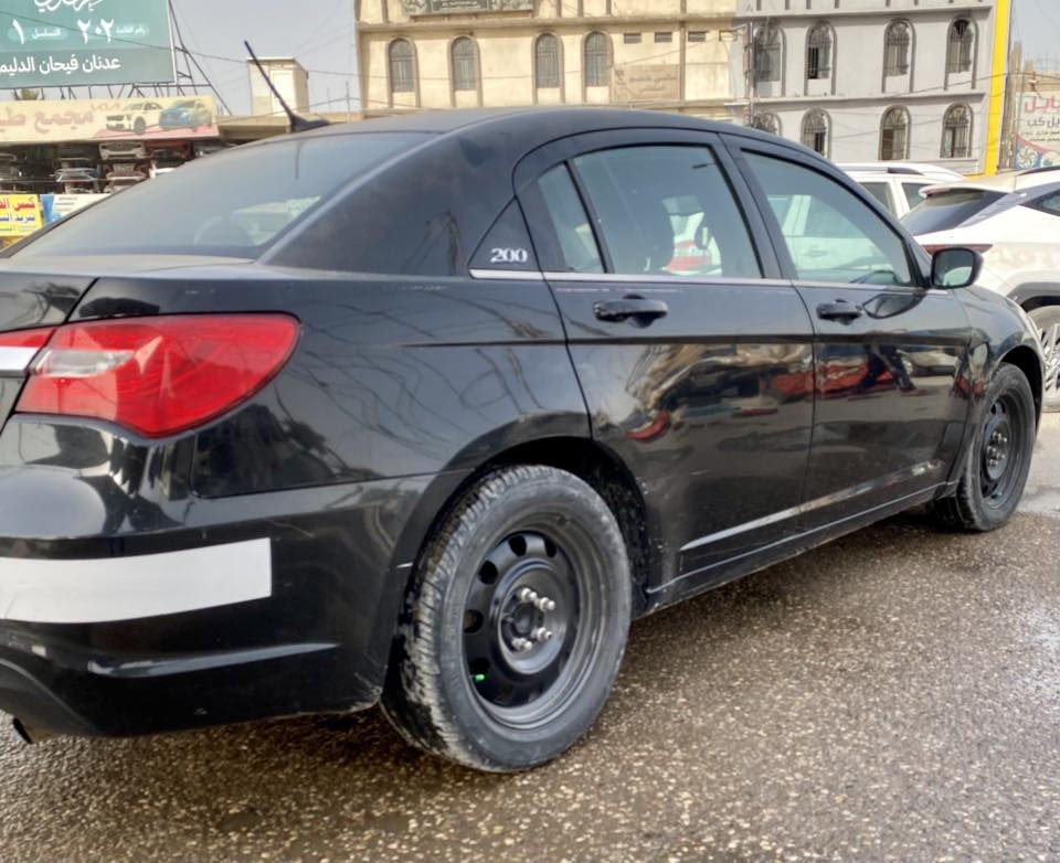 السلام عليكم 
سي 200 موديل 2013 
مكينه 2.4 المرغوب 
حادثه جامل وبنيد بدون اي دواخل 
مكينه كير تبريد جديد 
رقم بابل مكانه بابل 
رقم الهاتف ***********
