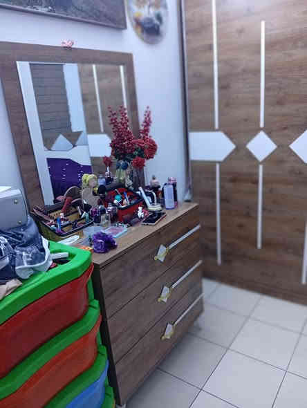 غرفة نوم للبيع  300
ميز تلفزيون مع ملحقاتة سعر 70
ميز مرايا 200 
اشيائي كلها نظيفة وجديدة رجاءً المو شراي ليتعبنا 

للتواصل ***********
