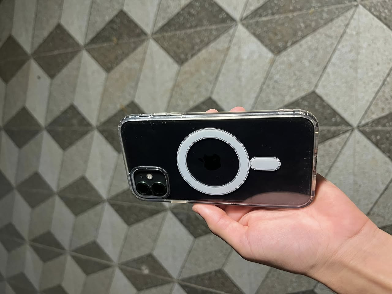 السلام عليكم 

iPhone 11 📱
بطارية 🔋 75 بلادي 
ذاكره 128
جهاز بلادي شركه ونظيف كلش 
فقط مبدل شاصي تجي تفحص وتاخذ 
السعر 215 وبي مجال بسيط 
مكاني الحبانيه ***********
