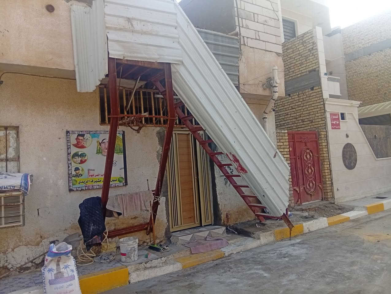 السلام عليكم درج حديد للبيع***********
