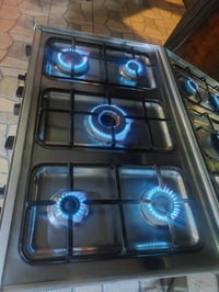 طباخ • نظيف • متاح