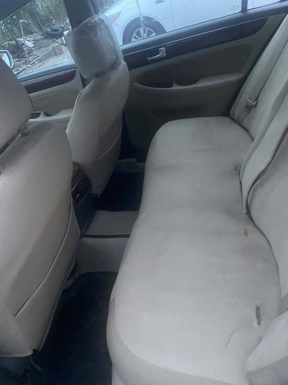 🚗 للبيع: هيونداي جينيسيس 2013
📍 مكان السيارة بلكوت مركز مدينة  /
📞 للتواصل: ***********/***********/
💰 السعر: 115 ورقة – قابل للتفاوض
🛠️ المحرك: 6 سلندر – 3800cc

⚠️ أضرار السيارة
• وارد أمريكي
• حادثها الجاملغ الخلفي فقط
• مصبوغة احزام اثر جراد فقط 

⚙️ المواصفات: فول عده الفتحة 
• تخم تاير جديد 
• تحكمات ستيرن
• شفتات ستيرن
• تحديد سرعة
• جامات اوتو
• لايتات اوتو
• سيستم سماعات infinity ♾
• تدفئة وتبريد للمقاعد 
• رادارات جانبية
• حساس أمامي وخلفي
• والعديد من المواصفات الاخرى 

📌 تفاصيل إضافية
• رقم السيارة: بغداد الدولي الجديد
• بيع امراوس حسب القناعة 
• لون السيارة: سلفري
