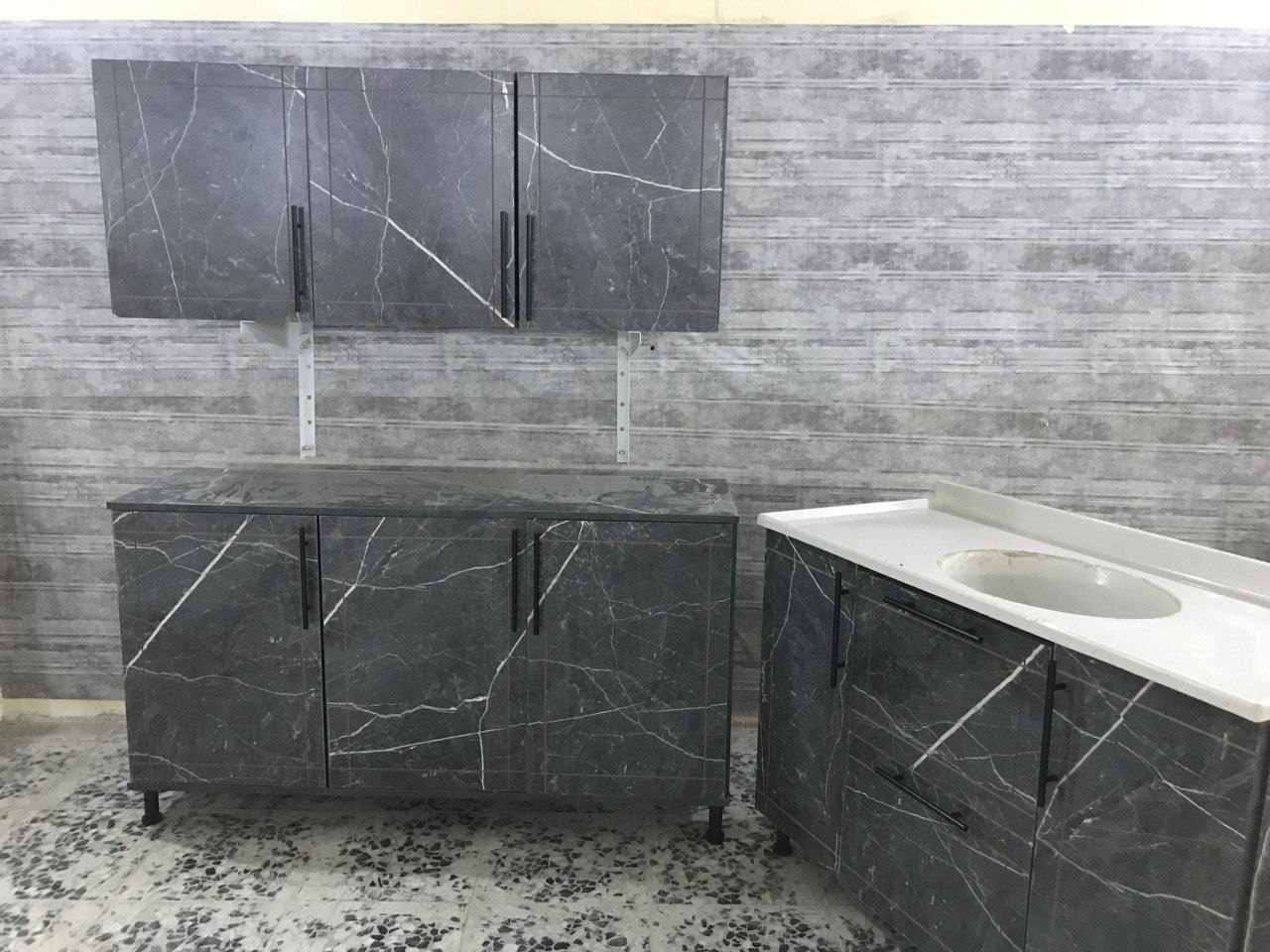 تخفيضات معمل القمه 😁🫶
كاونترات خشب الاسعار 270 الف توصيل اكو للحجز واتساب *********** فقط مراسله 💗
