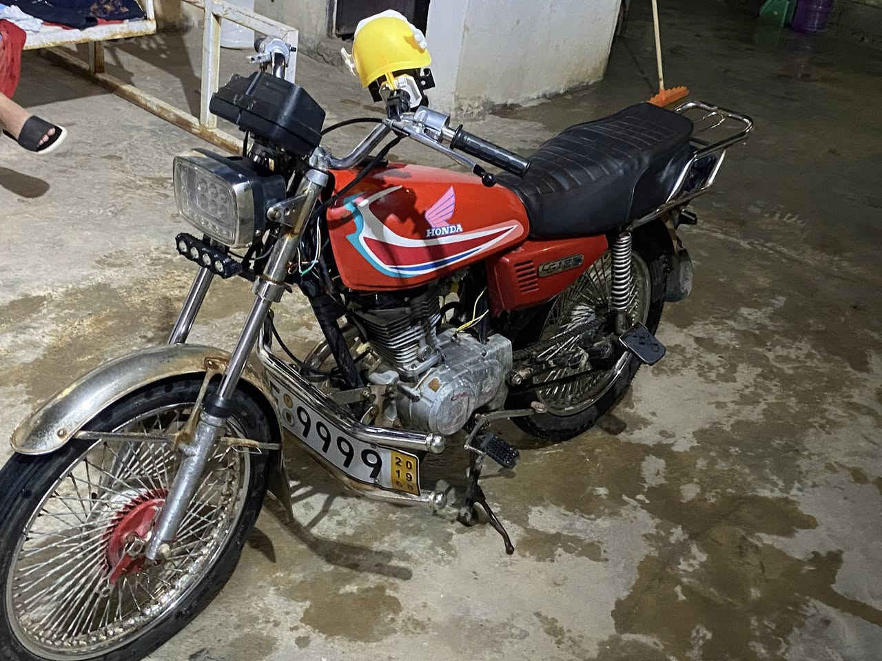 للبيع تايكر 21  اوراق ضايعه دراجه كامله اي نقص مابيه شوفت عينك كهربائيات كامله محرك بلادي  دراجه مال شغل الشراي يجي خاص او يتصل ***********
